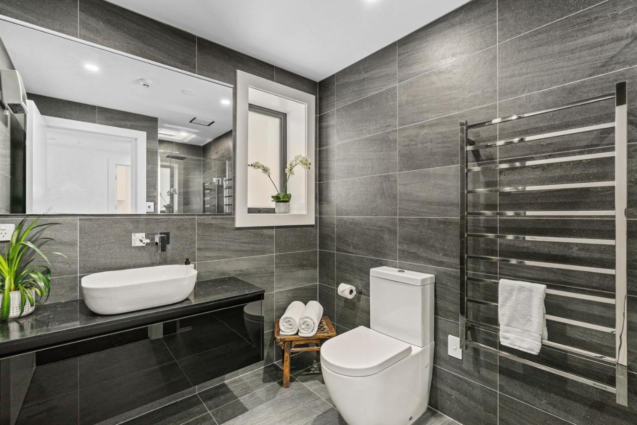 Luxurious Lakefront Penthouse Wanaka Exterior photo