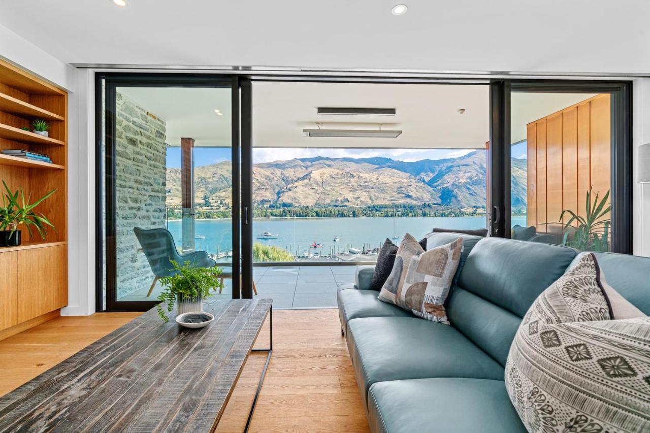 Luxurious Lakefront Penthouse Wanaka Exterior photo