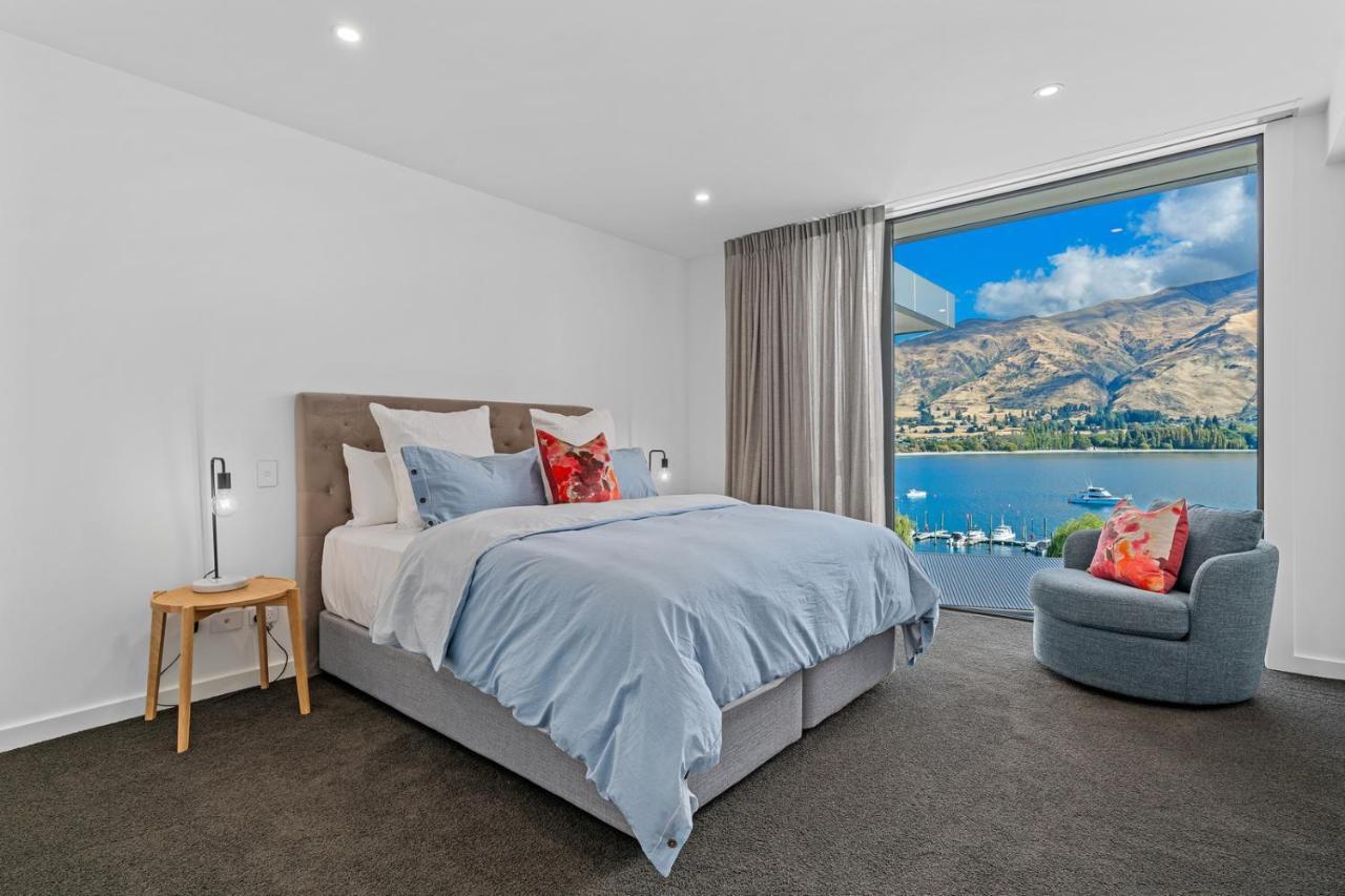 Luxurious Lakefront Penthouse Wanaka Exterior photo